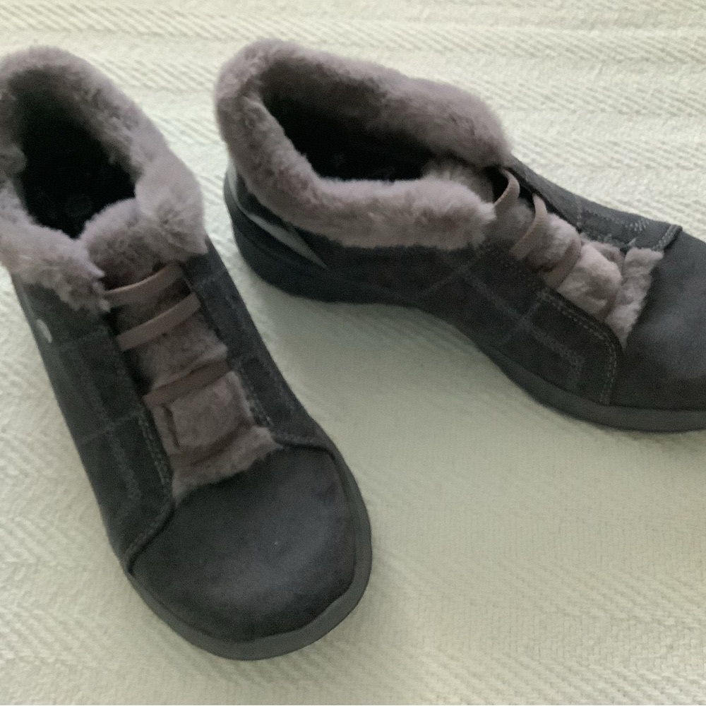 Bzees Faux Fur Trim washable slip on Booties